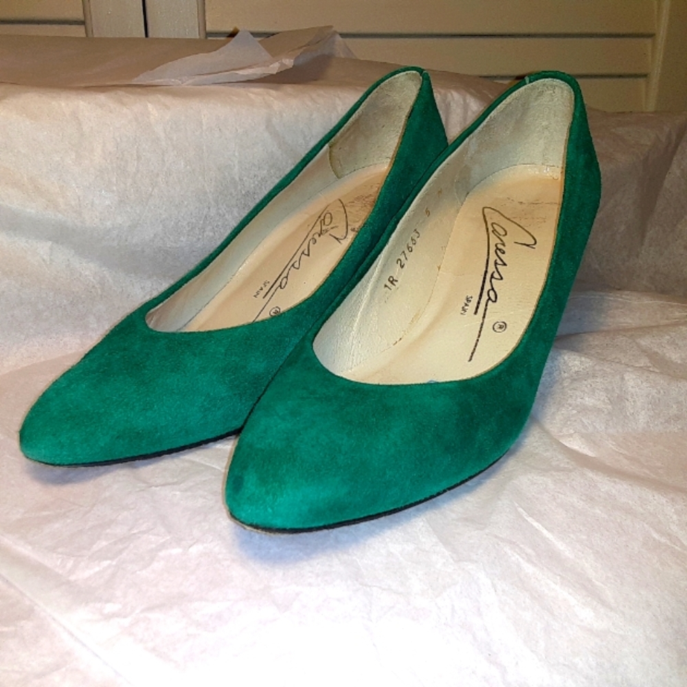 Caressa Spain Kelly Green Suede Pumps sz 5